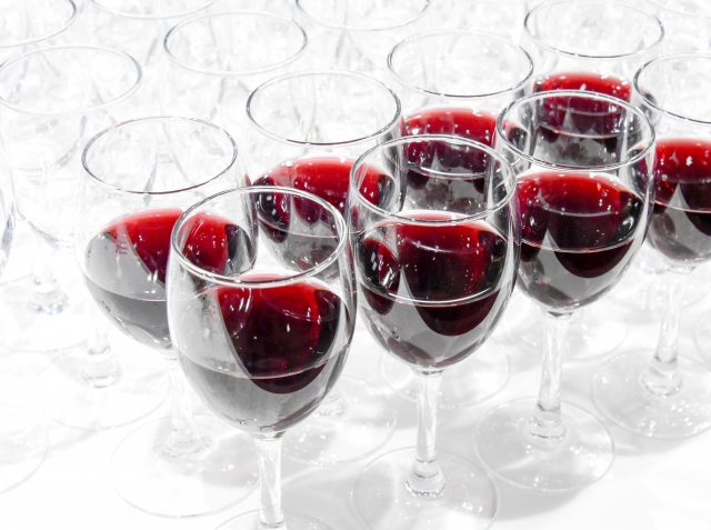 赤ワインの入っているグラス