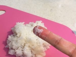 指につけた塩