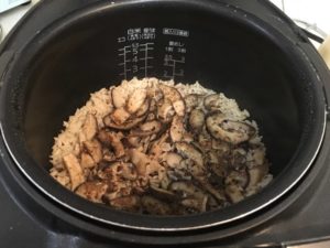 シイタケの炊き込みご飯