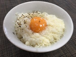黒コショウチーズ卵かけご飯