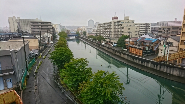 西横浜帷子川の景色